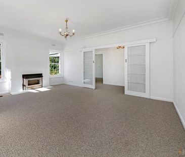 For Lease – Light-Filled Family Home in a Leafy Beaumaris Pocket - Photo 3
