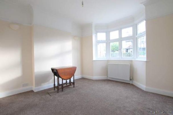 2 bedroom property to rent in Bushey - Photo 1