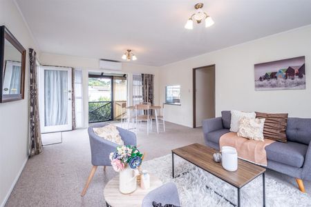 4B Earp Street, Johnsonville - Photo 2