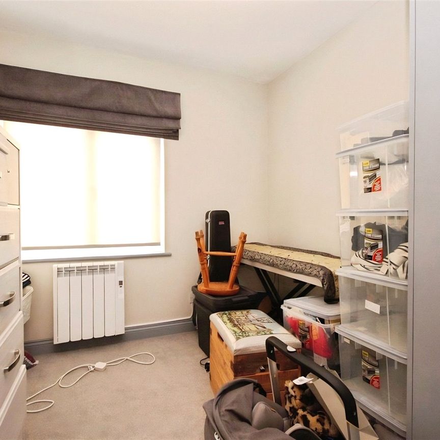 Drummond Road, Guildford, Surrey, GU1 4NX - Photo 1