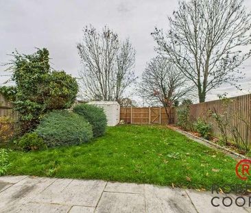 Coombe Drive, Ruislip, Middlesex, HA4 - Photo 3
