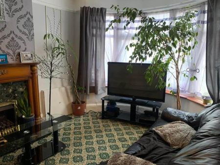 3 bedroom terraced house to rent - Photo 2