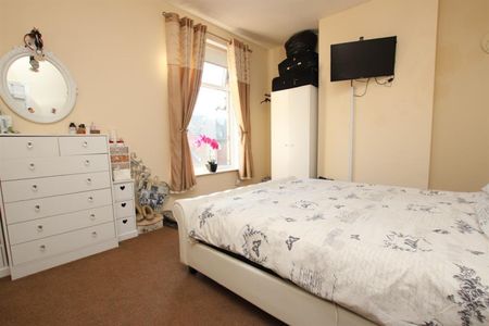2 bedroom House To Let - Photo 2