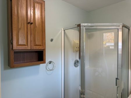 Charming 3 Bedrooms Plus Den/3 Bathrooms Rancher in Sunny South Surrey/White Rock - Photo 3