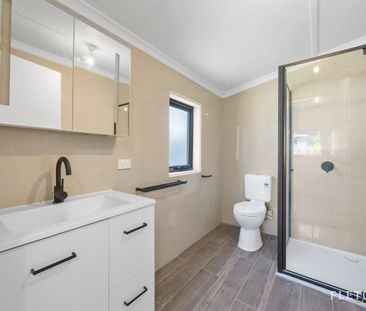 Lovely Presented Home with Large Backyard - Photo 5