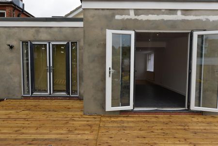 4 bedroom bungalow to rent - Photo 2