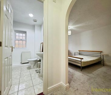 4 bedroom detached house to rent - Photo 1