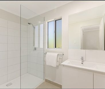 14 Tenth Avenue - Photo 2