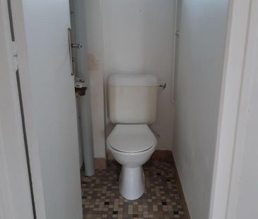 TYPE 2 18 RUE EUGENE SUE - Photo 2