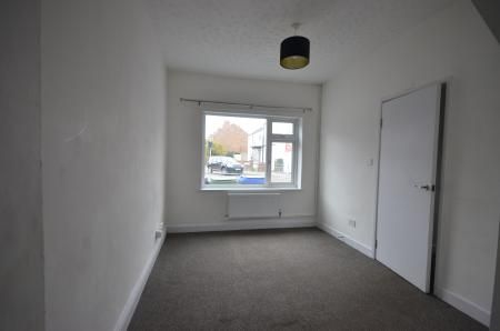 2 bedroom Terraced House To Let - Photo 3