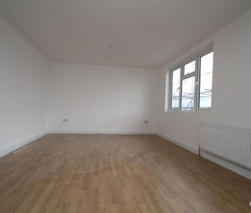 3 bedroom flat to rent - Photo 1