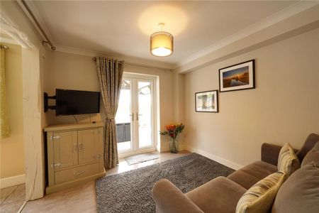 3 bedroom detached house to rent - Photo 3