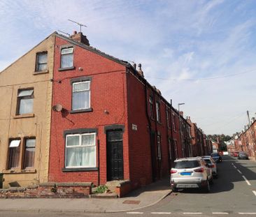 4 bedroom end of terrace house to rent - Photo 4