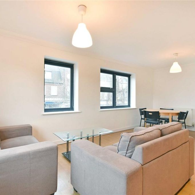 2 bedroom flat to rent - Photo 1