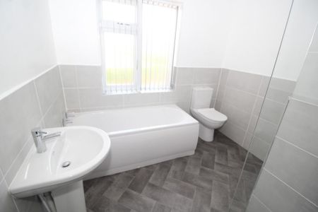 3 bedroom terraced house to rent - Photo 3