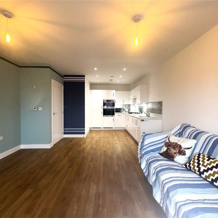 1 bed Upper Floor Flat for rent - Photo 1