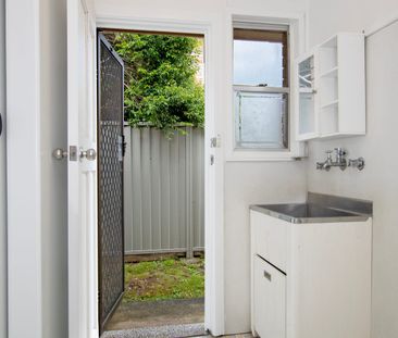 Light, Bright & Spacious 2-Bedroom Single-Level Villa - Photo 4