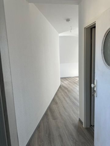 ++ TOP - Single-Wohnung im Dachgeschoss + Stellplatz PKW ++ - Photo 5