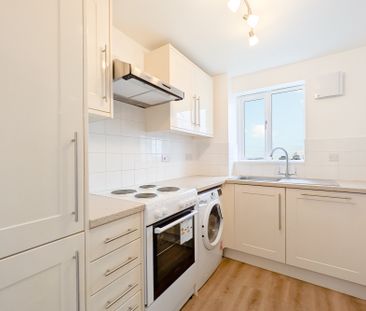 Bywater House, London, SE18 - Photo 1