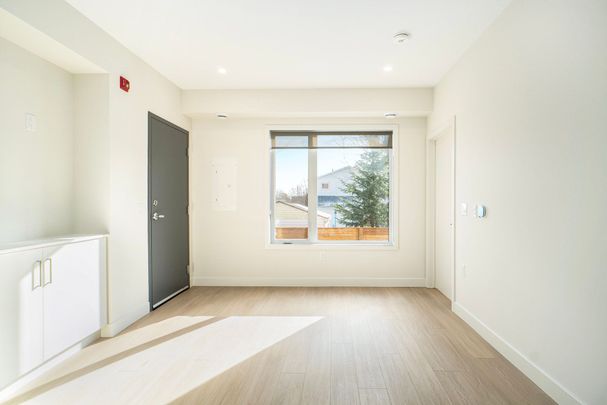 For Lease - 158 Laval Street Unit# Unit # 4, Vanier and Kingsview Park, Ontario - Photo 1