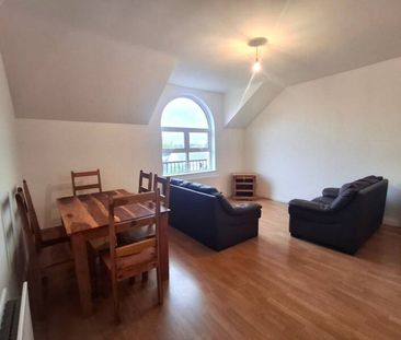 Furnished 2 Bedroom First Floor Apartment - Photo 4