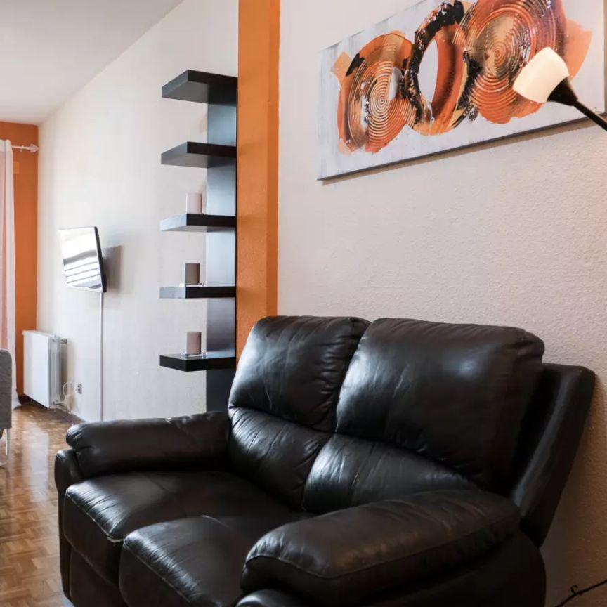 Single Bed in Room in a shared 6-bedroom apartment for rent in Alcalá de Henares, perfect for professionals and students. - Photo 1