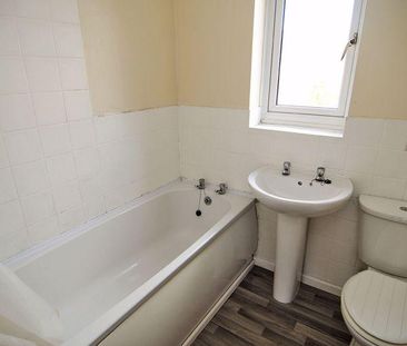 2 bedroom semi-detached house to rent - Photo 5