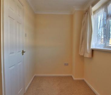 3 bedroom terraced house to rent - Photo 6