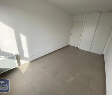 Location Appartement 3 pièces 62m² HYERES 83400 - Photo 2