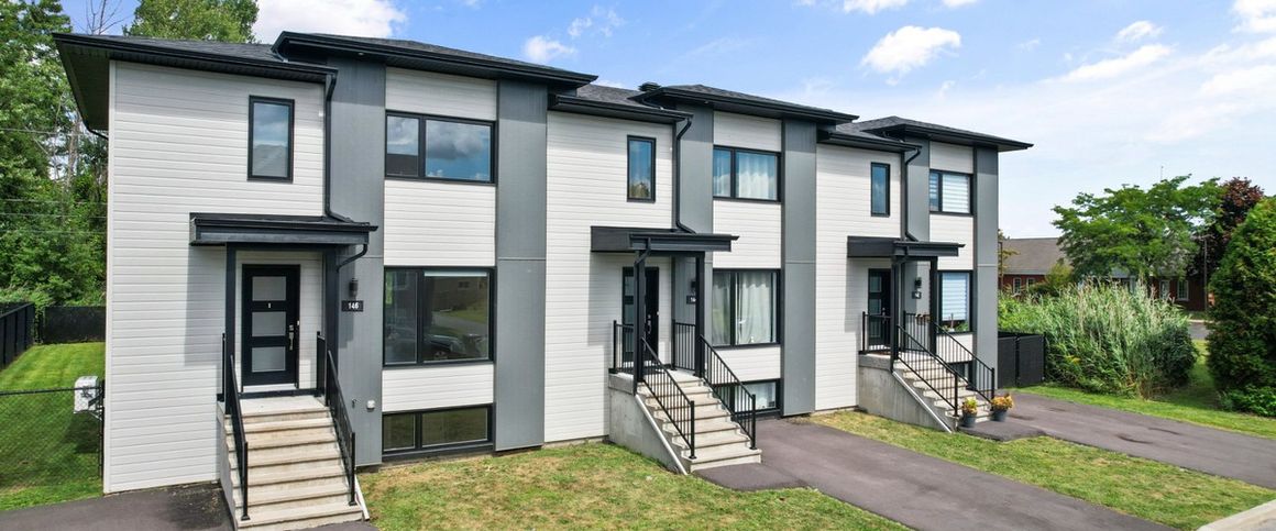 À louer / Maison à étages - Photo 1