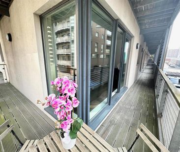 2 bedroom apartment to rent - Photo 5