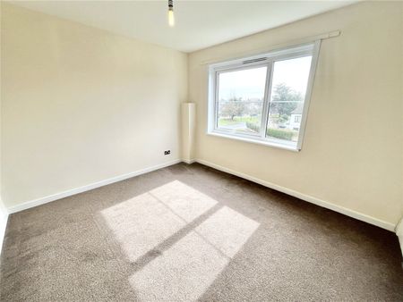 Crispins, 199 Thorpe Hall Avenue, Thorpe Bay, Southend On Sea, SS1 3BT - Photo 5