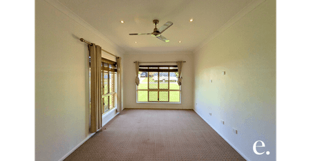 Family home with media room! - Photo 5