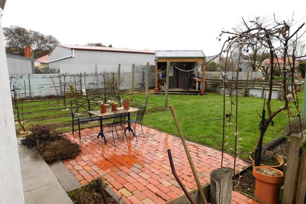 FULLY FURNISHED THREE BEDROOM HOME IN FASHIONABLE SOLDIERS HILL - Photo 1