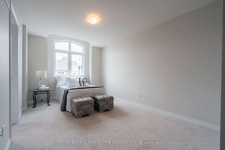 For Lease - 10 Mockingbird Lane, Hamilton, Ontario - Photo 2