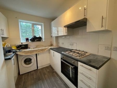 Charminster Road, Bournemouth - Photo 3