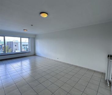 Verzorgd appartement (85 m²) met 2 slaapkamers, terras en garagebox... - Foto 2