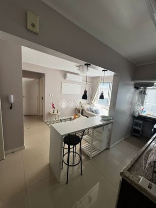 Apartamento com 2 quartos e 53m² para alugar em Petrópolis, Porto Alegre. - Photo 1