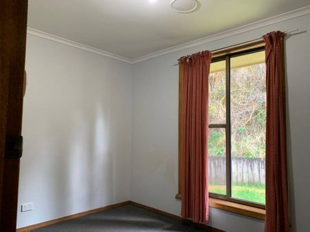 4 Bedroom Home in Zeehan - Photo 3