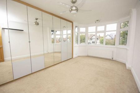 4 bedroom semi-detached house to rent - Photo 4