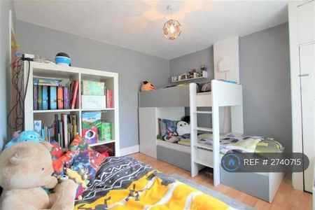 3 bedroom semi-detached house to rent - Photo 4