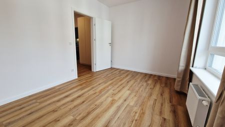 Dwa pokoje z 2 miejscami postojowymi i balkonem - Photo 3