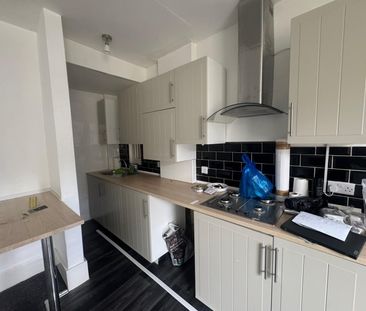 Vivian Place, Bradford - Photo 3