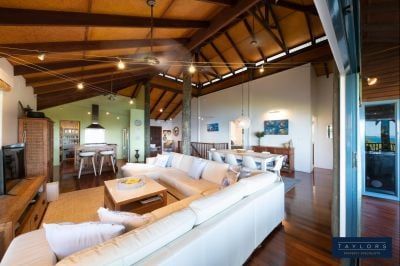 Unparalleled Whitsunday Views - Fully Furnished Villa - Photo 2