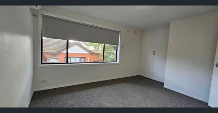 Perfectly Positioned Renovated Townhouse - Photo 5