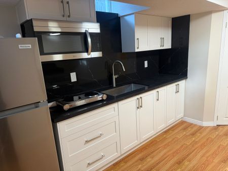 For Lease - 33 Silver Linden Drive, Richmond Hill, Ontario - Photo 2