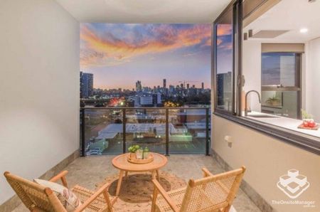 Large 2 Bedroom Apartments with Uninterrupted City Views - Photo 4