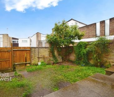 4 bedroom terraced house to rent - Photo 4