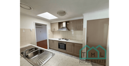 Freshly Renovated 3-Bedroom Family Home – Move In Today! - Photo 5