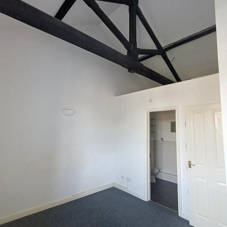 3 bedroom end of terrace house to rent - Photo 1